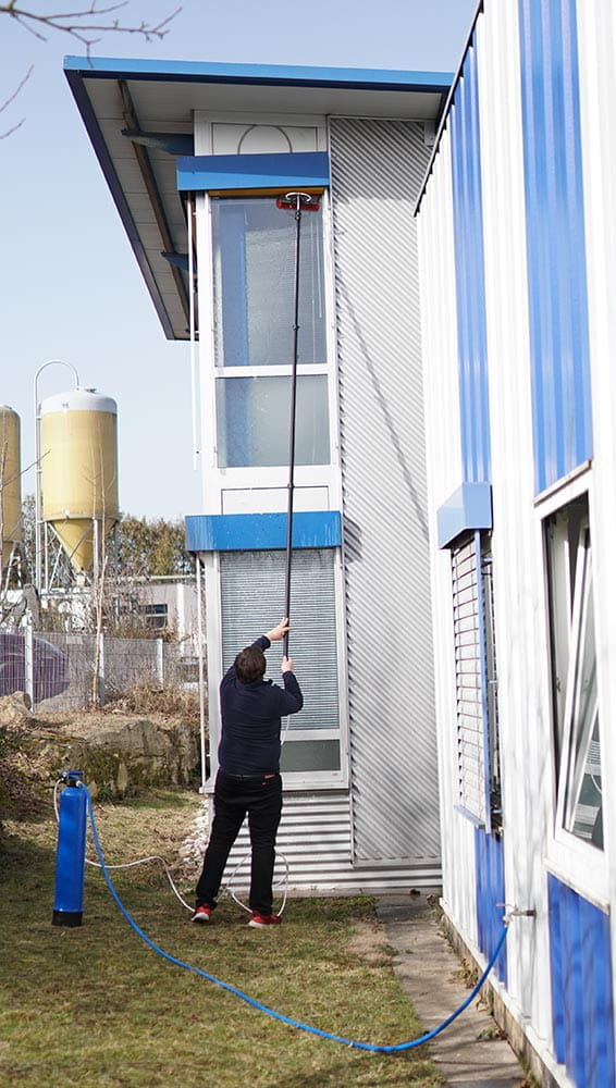 glasreinigung-teleskopstange-buerste